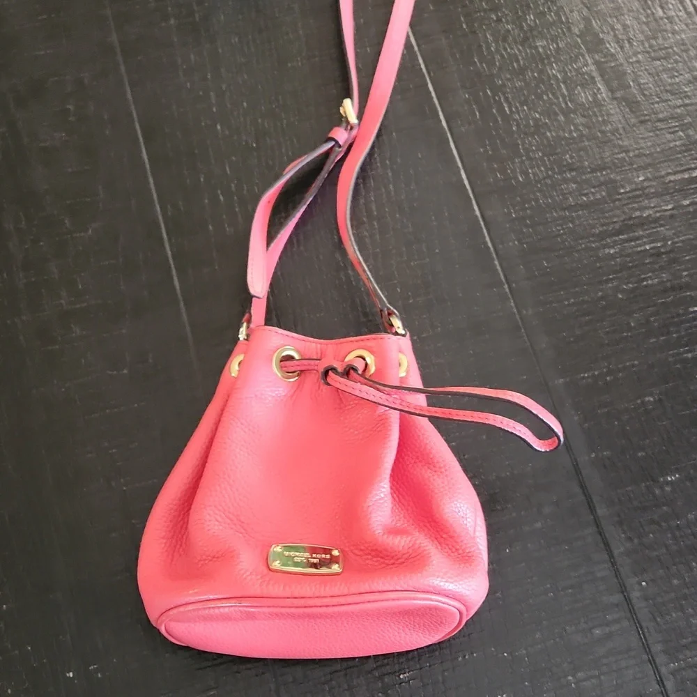 Michael kors mini bucket crossbody bag💖 - Picture 7 of 7